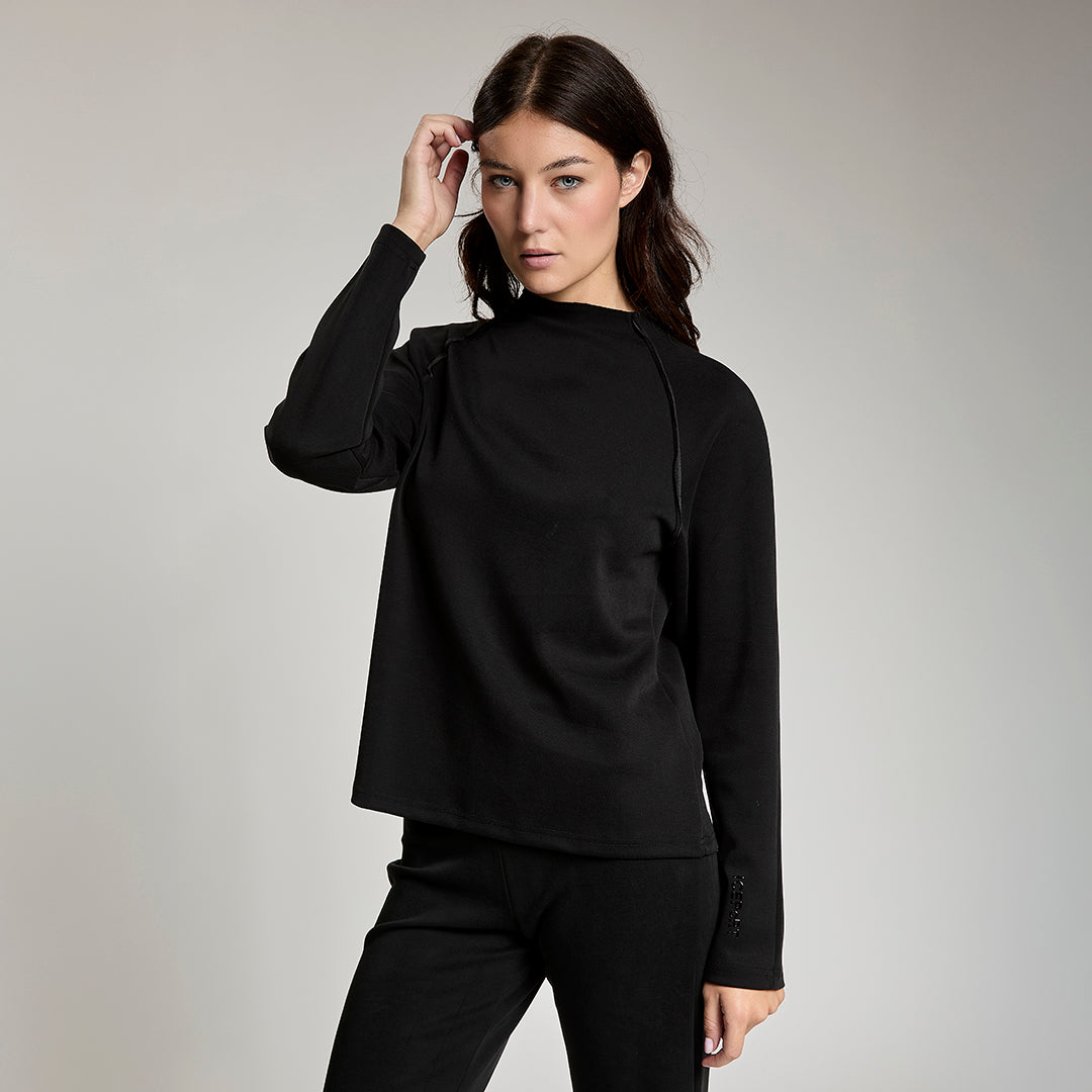 LA ADE WOMAN TURTLE NECK SWEATSHIRT
