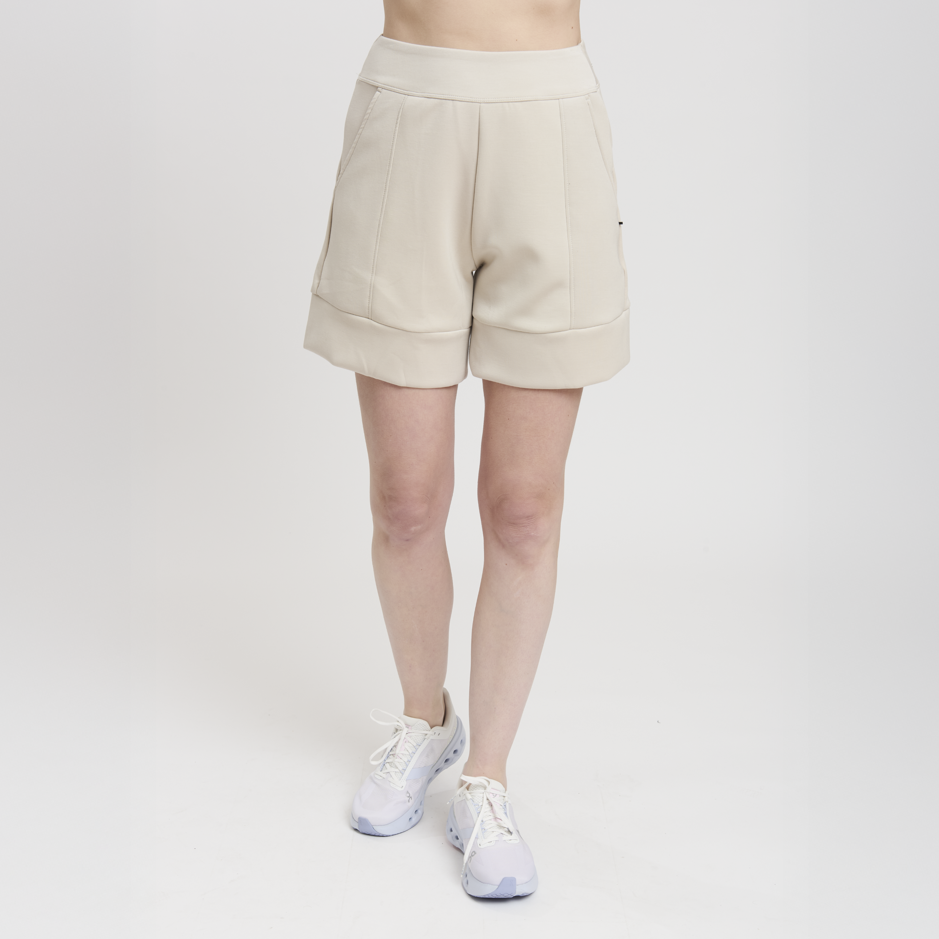 LA TITTY WOMAN BERMUDA PANT