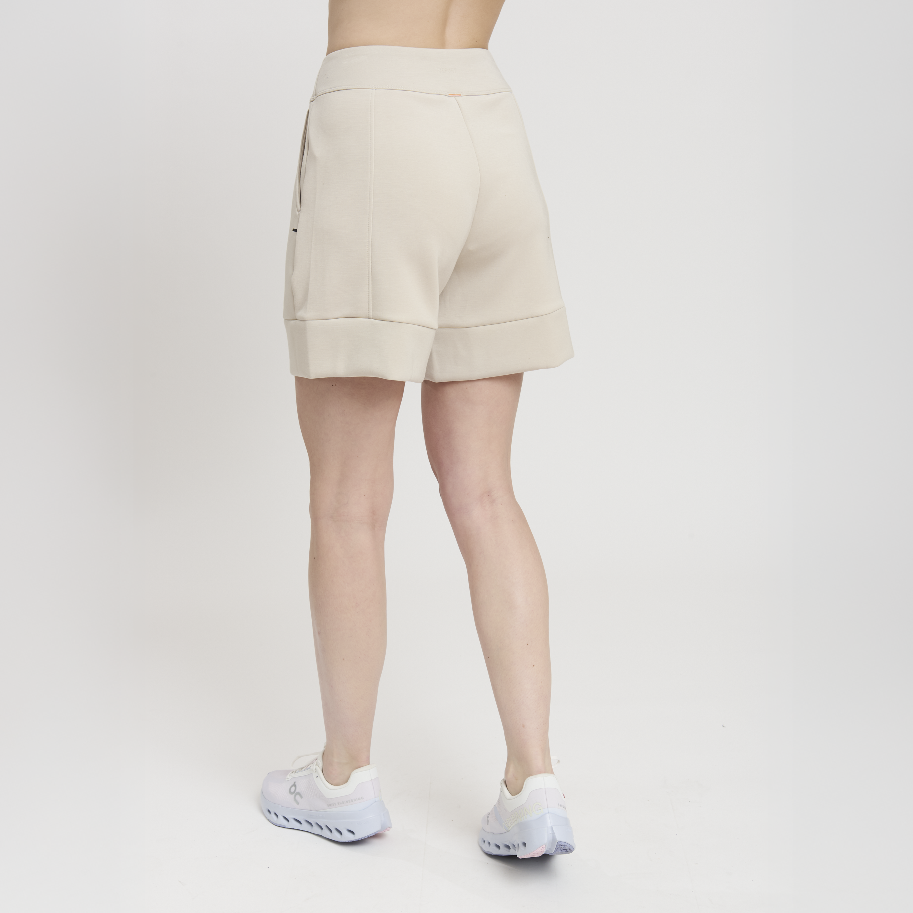 LA TITTY WOMAN BERMUDA PANT