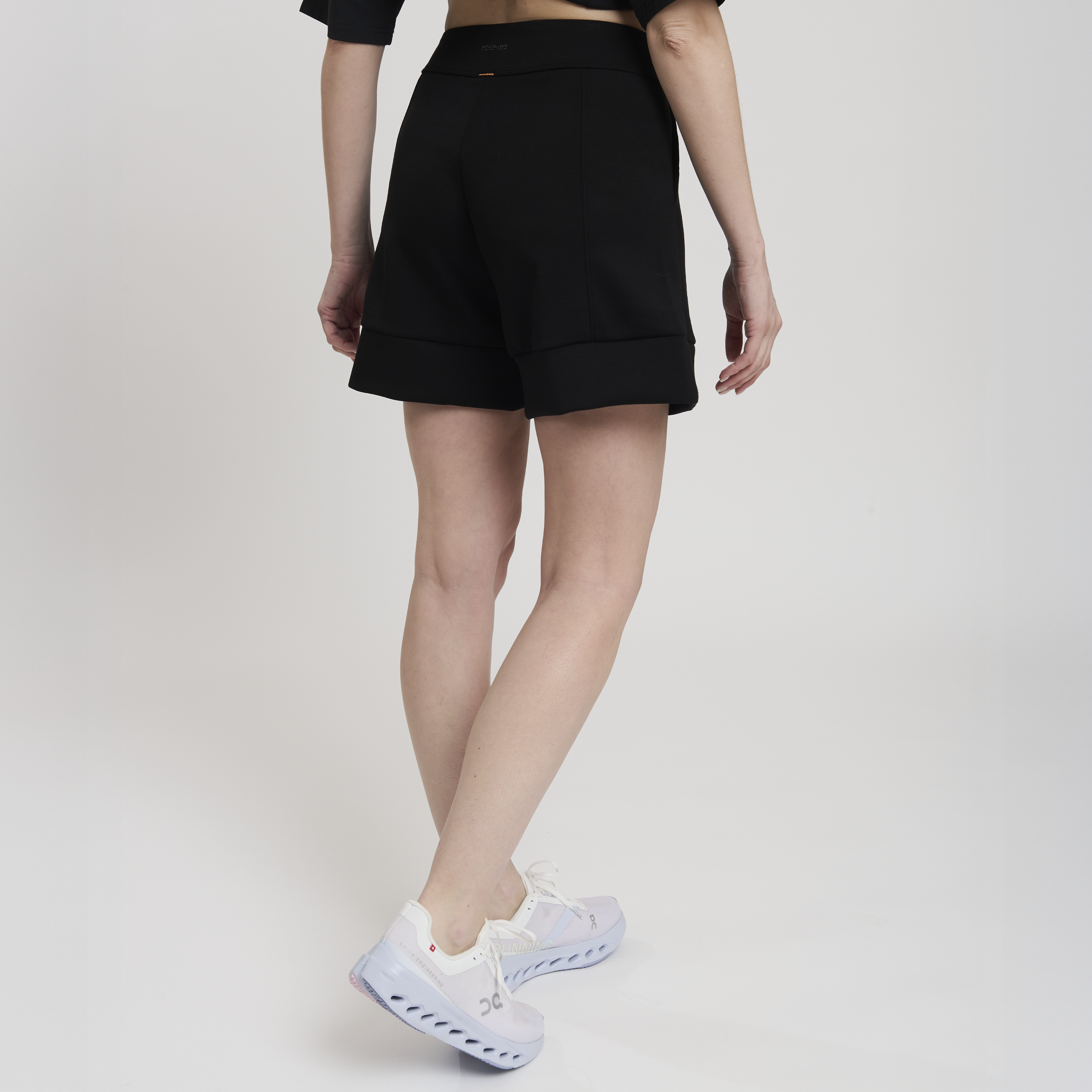 LA TITTY WOMAN BERMUDA PANT